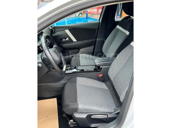 KK OTOMOTİV DEN 2024 MODEL C4 X 1.2 Puretech Feel Bold EAT8