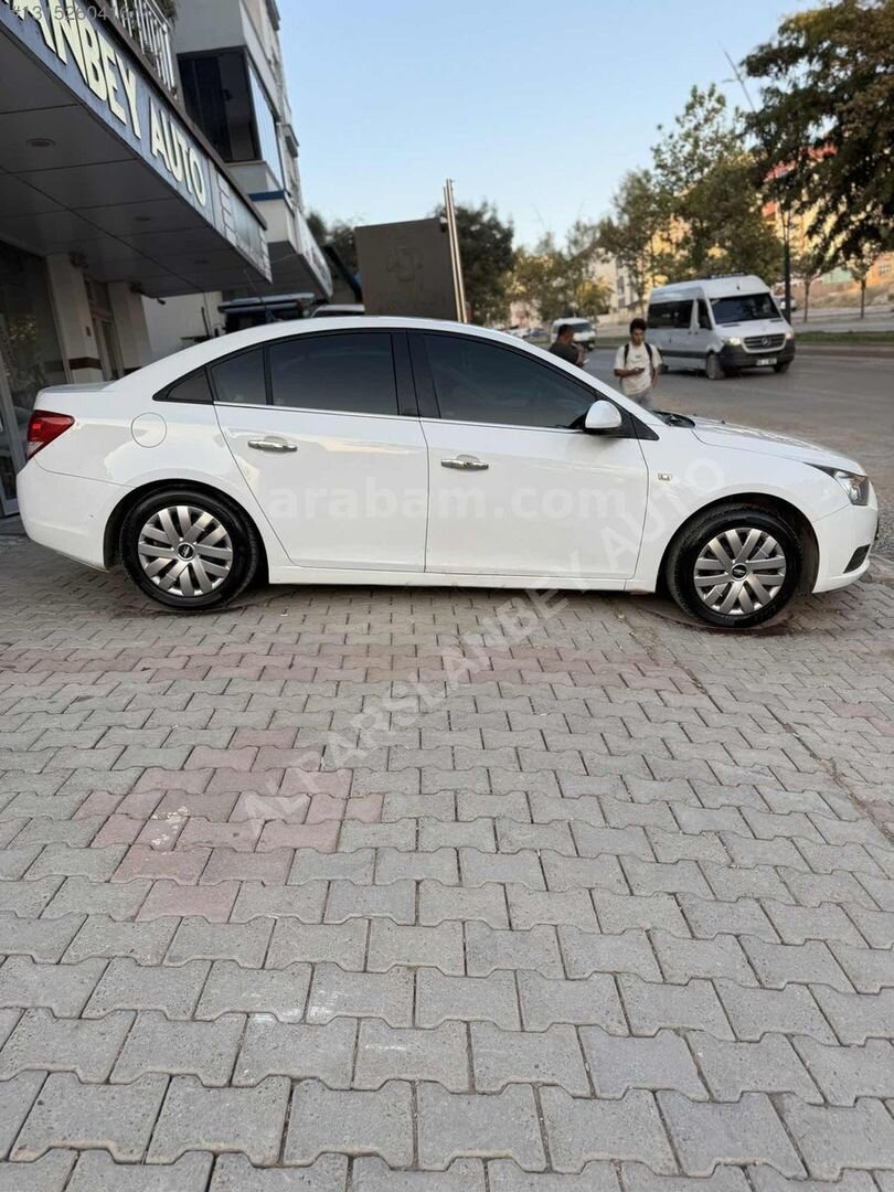 Galeriden Chevrolet Cruze 1.6 LS 2010 Model Kahramanmaraş 178.000 km Beyaz 4