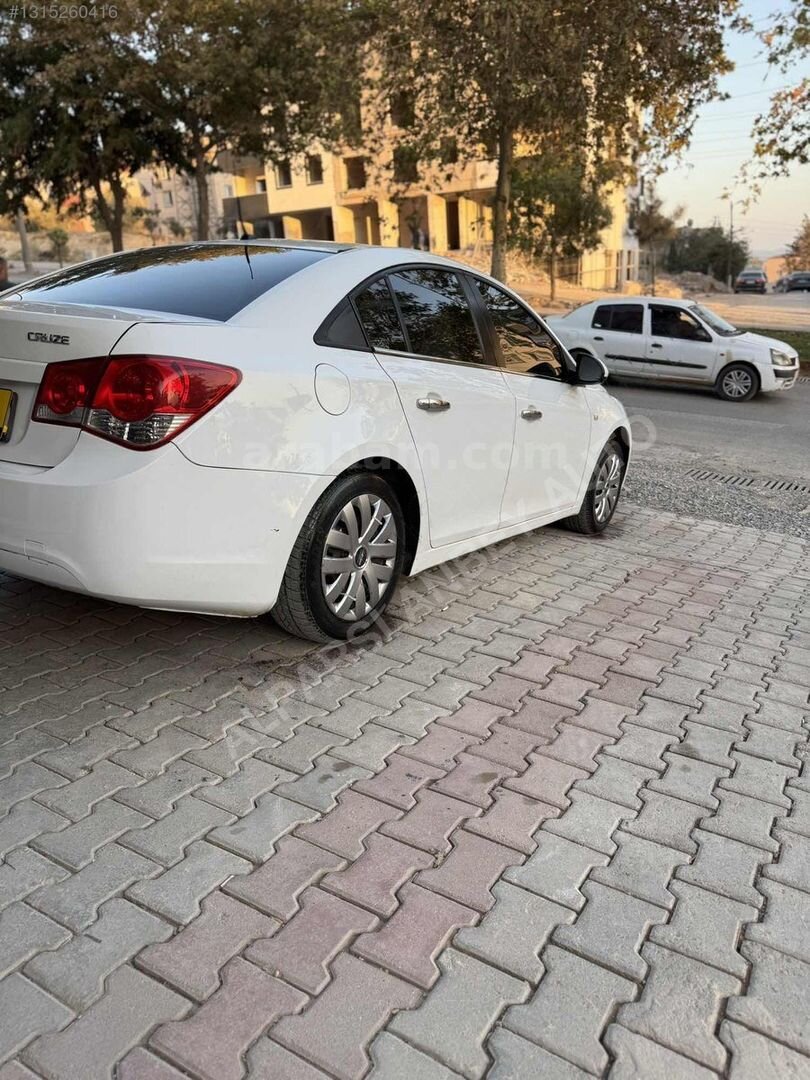 Galeriden Chevrolet Cruze 1.6 LS 2010 Model Kahramanmaraş 178.000 km Beyaz 5