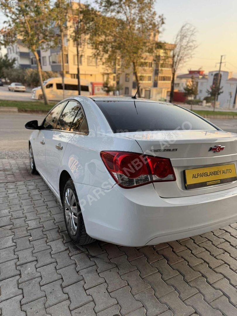 Galeriden Chevrolet Cruze 1.6 LS 2010 Model Kahramanmaraş 178.000 km Beyaz 7