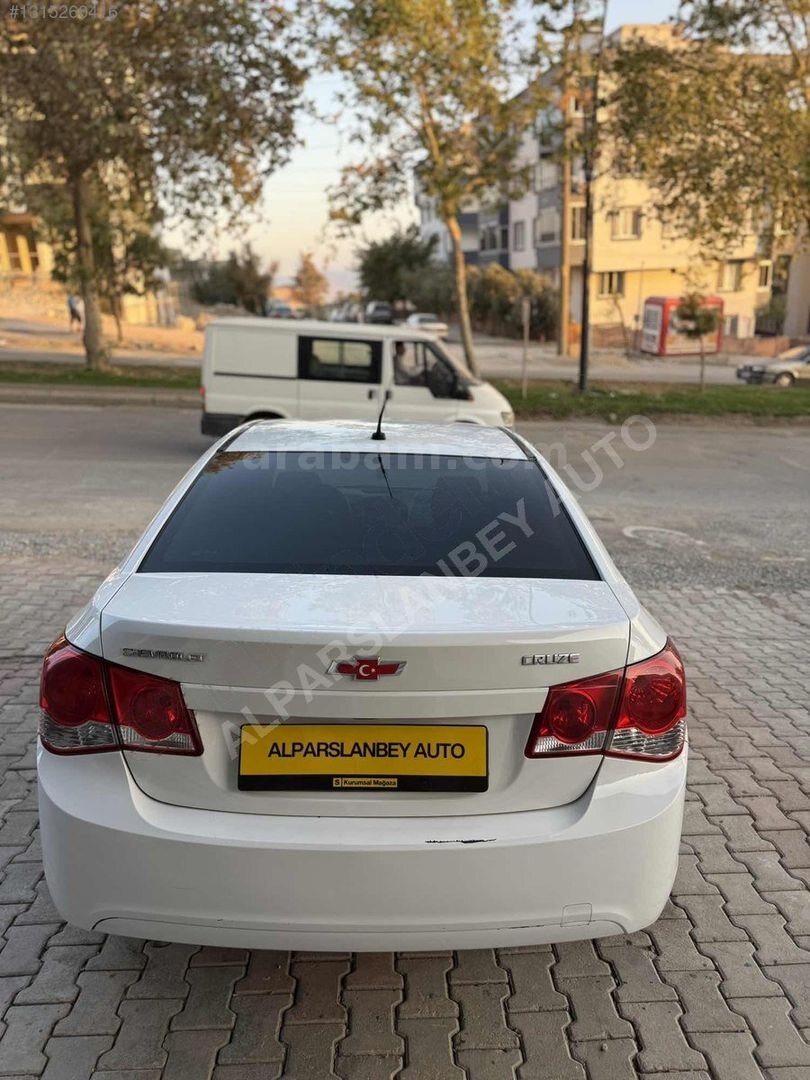 Galeriden Chevrolet Cruze 1.6 LS 2010 Model Kahramanmaraş 178.000 km Beyaz 6