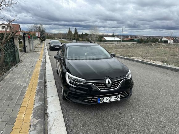 Sahibinden Renault Megane 1.3 TCe Joy 2022 Model 