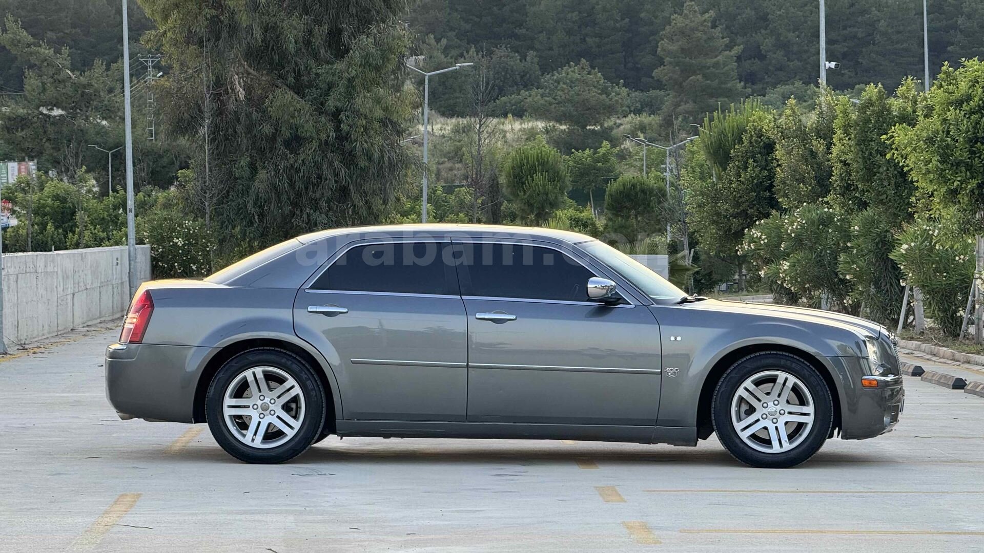 Galeriden Chrysler 300 C 3.0 CRD 2007 Model Antalya 245.000 km Gri (titanyum) 6