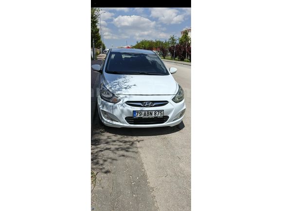Sahibinden Hyundai Accent Blue 1.6 CRDI Mode 2013 Model  136.000 km Beyaz