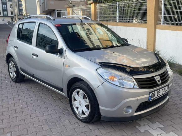 İLK SAHİBİNDEN 180 BİN KM DE HATASIZ DEĞİŞENSİZ SANDERO