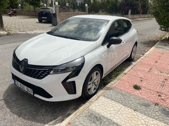 Sahibinden Renault Clio 1.0 TCe Evolution 2024 Model 