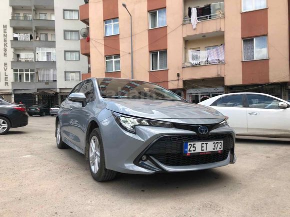 Sahibinden Toyota Corolla 1.8 Hybrid Dream 2020 Model Erzurum 29.000 km Gri (titanyum)