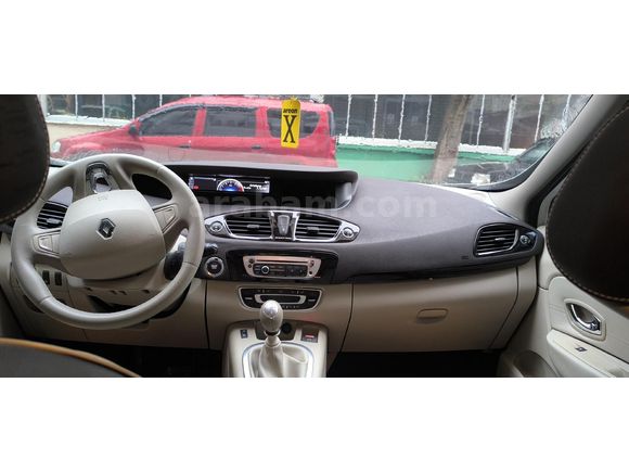 Sahibinden Renault Scenic 1.5 dCi Privilege 2013 Model