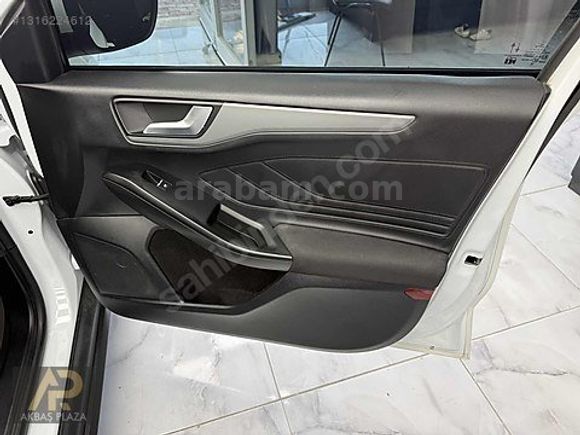 AKBAŞ PLAZA'DAN 2023 FORD FOCUS BOYASIZZ FULL SERVİS BAKIMLI