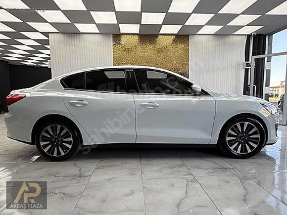 AKBAŞ PLAZA'DAN 2023 FORD FOCUS BOYASIZZ FULL SERVİS BAKIMLI