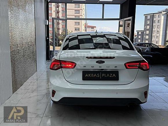 AKBAŞ PLAZA'DAN 2023 FORD FOCUS BOYASIZZ FULL SERVİS BAKIMLI