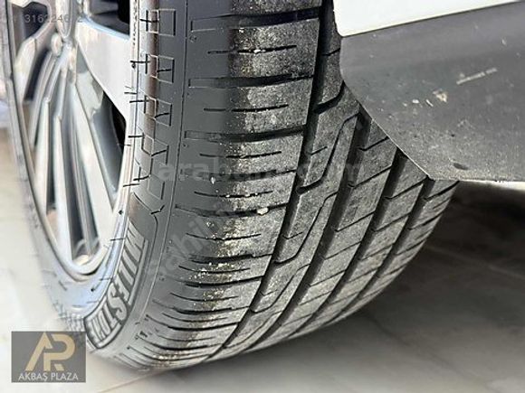 AKBAŞ PLAZA'DAN 2023 FORD FOCUS BOYASIZZ FULL SERVİS BAKIMLI