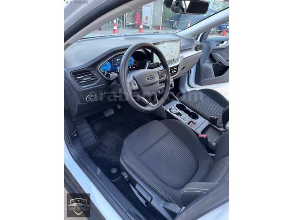 2025 MODEL FOCUS 1.5 ECOBLUE CAM TAVAN FULL 13 BİN KM DE
