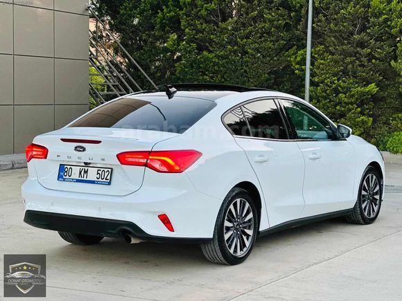 2025 MODEL FOCUS 1.5 ECOBLUE CAM TAVAN FULL 13 BİN KM DE