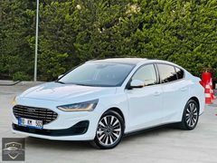 2025 MODEL FOCUS 1.5 ECOBLUE CAM TAVAN FULL 13 BİN KM DE