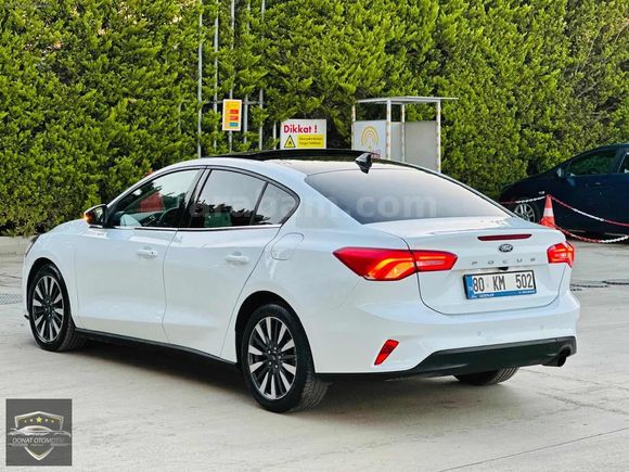 2025 MODEL FOCUS 1.5 ECOBLUE CAM TAVAN FULL 13 BİN KM DE