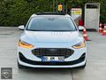 2025 MODEL FOCUS 1.5 ECOBLUE CAM TAVAN FULL 13 BİN KM DE