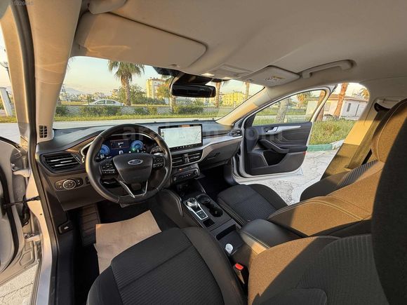 2025 Ford Focus Hatasız Boyasız Sıfır Ayarında!