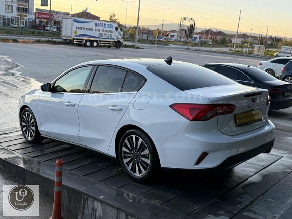 USTAOĞLU OTOMOTİVDEN CAM TAVANLI GSR 2'Lİ FOCUS
