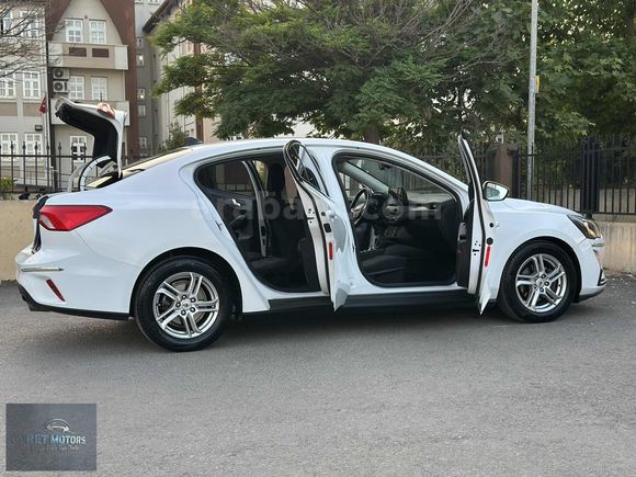 2020 MODEL FORD FOCUS 1.5 DİZEL TREND X 191.000 KM DE BAKIMLI !.