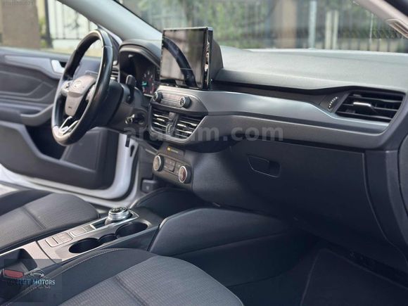2020 MODEL FORD FOCUS 1.5 DİZEL TREND X 191.000 KM DE BAKIMLI !.