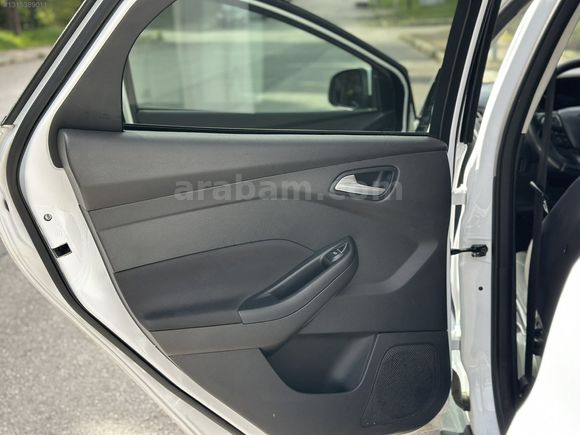 OSKAR'DAN 2018 MODEL DEĞİŞENSİZ OTOMATİK VİTES SATILIK FOCUS