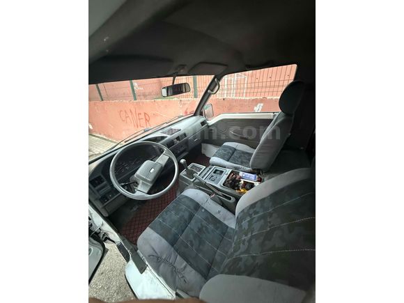 Sahibinden Mitsubishi L 300 Camlı Van 2000 Model 