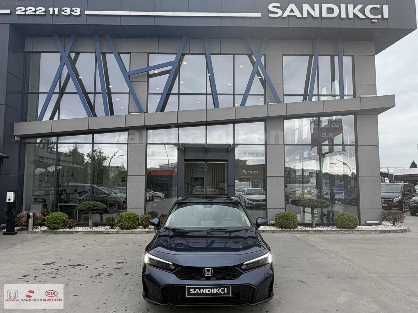 Galeriden Honda Civic 1.5 i-VTEC Elegance 2025 Model Sakarya 45.600 km Mavi 2