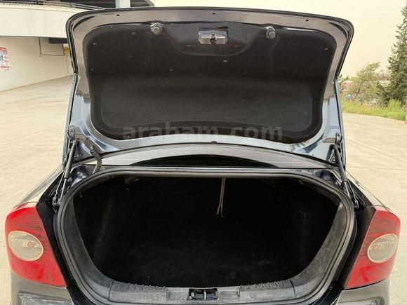 FORD FOCUS GHİA EN DOLUSU ÇOK TEMİZ ACİLL