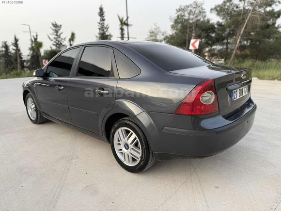 FORD FOCUS GHİA EN DOLUSU ÇOK TEMİZ ACİLL