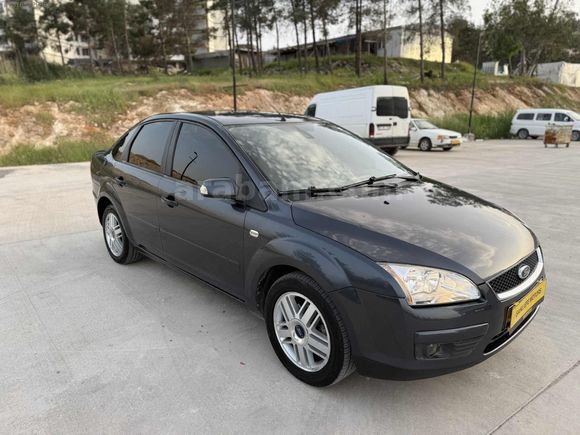 FORD FOCUS GHİA EN DOLUSU ÇOK TEMİZ ACİLL