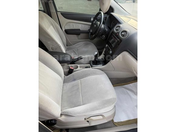 FORD FOCUS GHİA EN DOLUSU ÇOK TEMİZ ACİLL