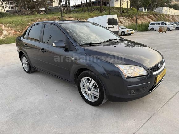 FORD FOCUS GHİA EN DOLUSU ÇOK TEMİZ ACİLL