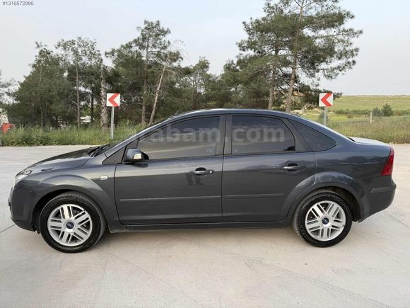 FORD FOCUS GHİA EN DOLUSU ÇOK TEMİZ ACİLL