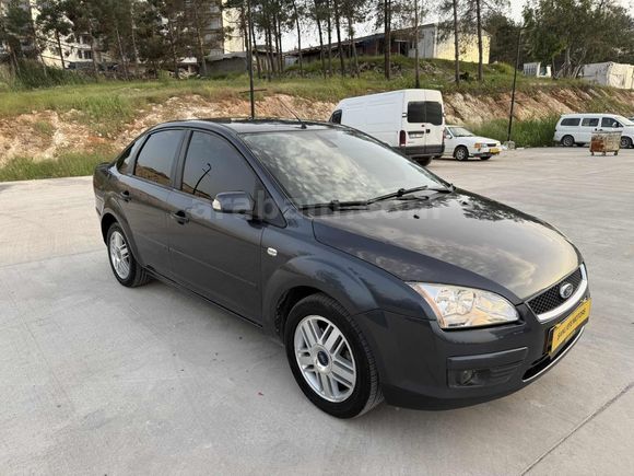 FORD FOCUS GHİA EN DOLUSU ÇOK TEMİZ ACİLL