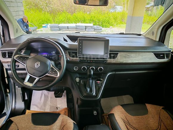 Sahibinden Renault Kangoo Multix 1.3 TCe Iconic 2025 Model