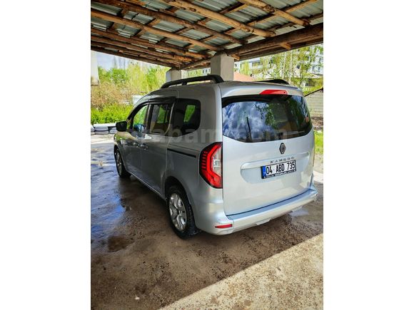 Sahibinden Renault Kangoo Multix 1.3 TCe Iconic 2025 Model