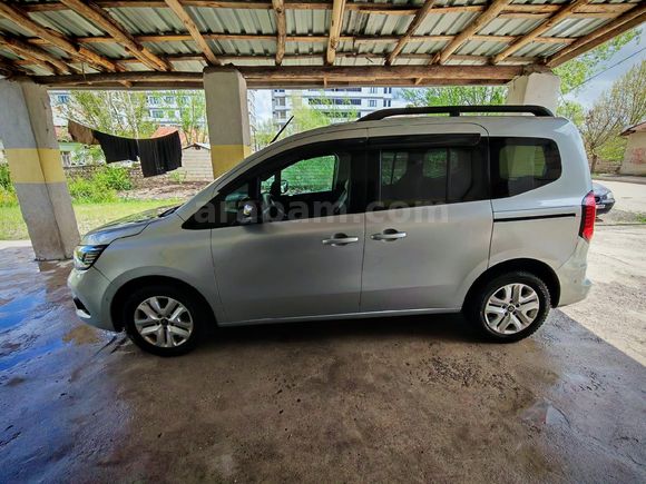 Sahibinden Renault Kangoo Multix 1.3 TCe Iconic 2025 Model