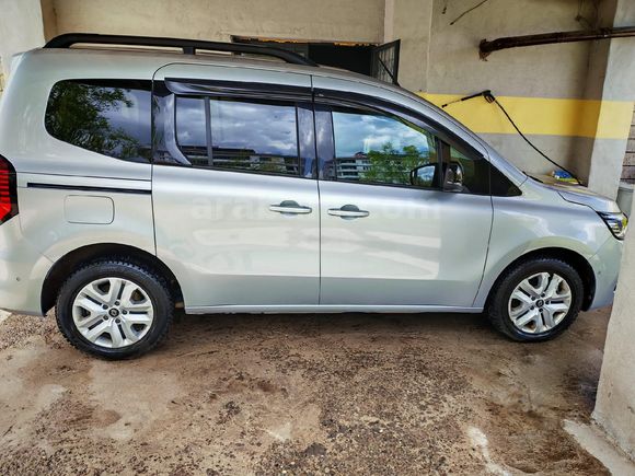 Sahibinden Renault Kangoo Multix 1.3 TCe Iconic 2025 Model