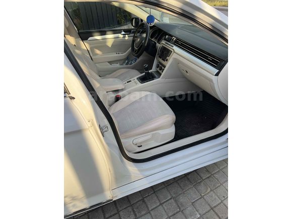 CAM TAVANLI TEMİZ PASSAT