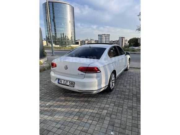 CAM TAVANLI TEMİZ PASSAT