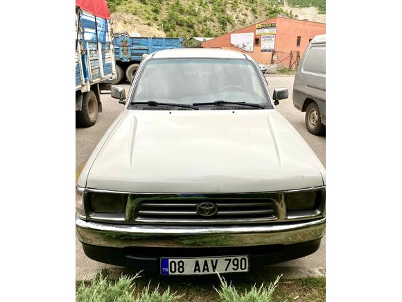 Sahibinden Toyota Hilux 2.4 D 2000 Model 