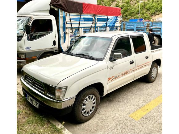 Sahibinden Toyota Hilux 2.4 D 2000 Model 