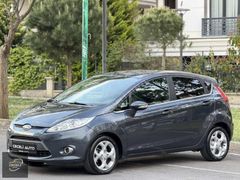 FORD FİESTA TİTANİUM OTOMATİK DÜŞÜK KM HATASIZ KONDİSYON
