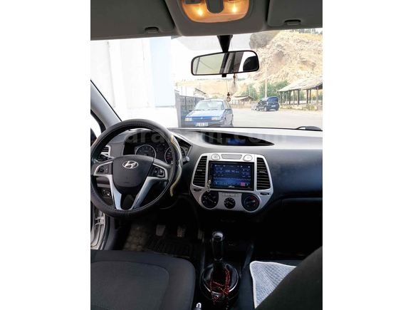 Sahibinden Hyundai i20 1.4 CVVT Team 2012 Model  130.000 km Gri