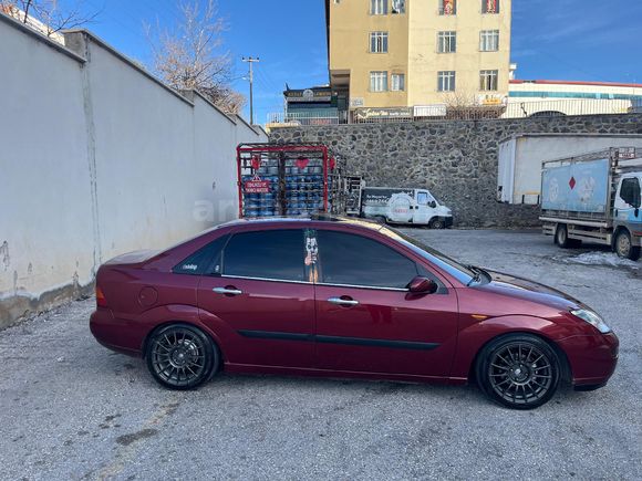 Sahibinden Ford Focus 1.6 Ambiente 2000 Model  280 binde