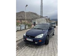 Sahibinden Ford Focus 1.6 Ghia 2001 Model  268.000 km Lacivert