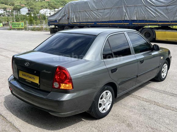 BUSE OTOMOTİV EMSALSİZ ACCENT 78000KM DE 520000TL