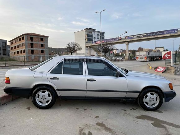 Sahibinden Mercedes - Benz 230 E 1986 Model 