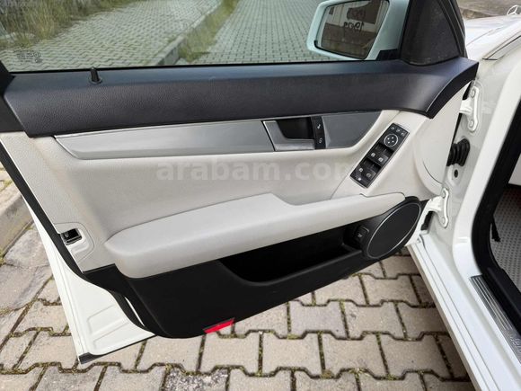 ÖZCAR 'dan BAKIMLI - C 180 / 7G TRONIC /ÇİFT CAM TAVAN/168.oookm